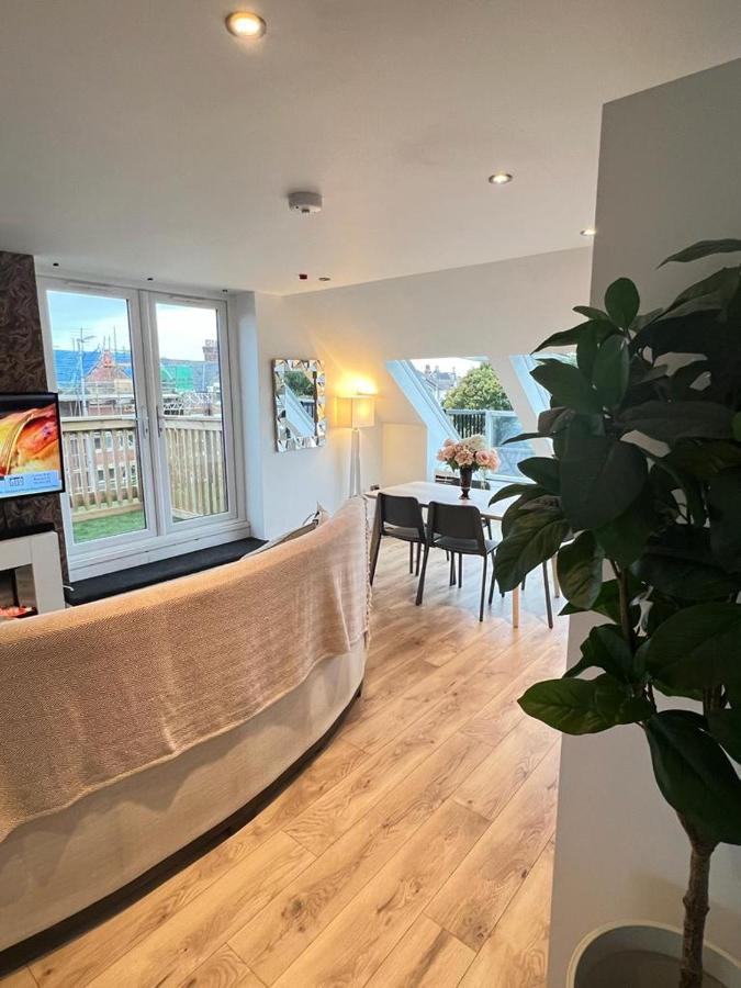 Stunning Luminous Penthouse/ 2Beds 2Baths Daire Bournemouth Dış mekan fotoğraf
